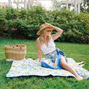 NWT Printfresh Roll Up Picnic  Beach Blanket Lemon Zest